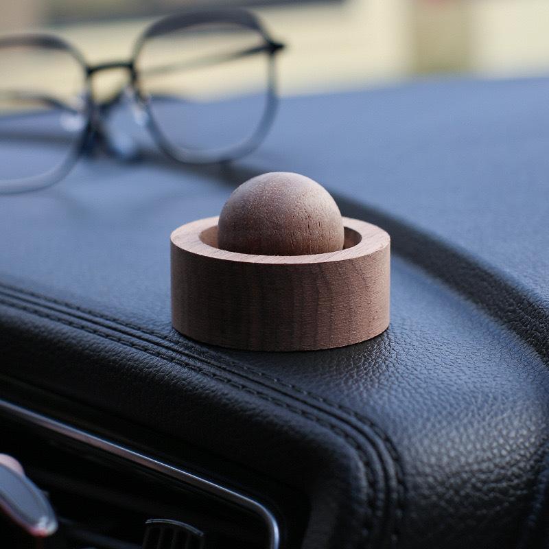 車＆家庭用エッセンシャルオイルディフューザー - 木製ミニキ - Home Fragrance Homemade のレビューと価格